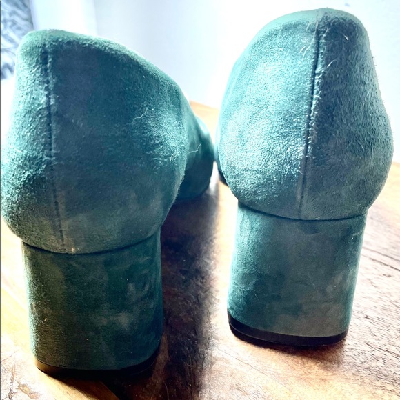 Green suede block heel pumps. Size 8/38 - Picture 6 of 8